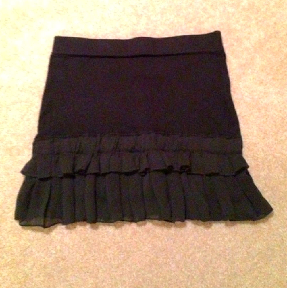 ISO Forever 21 Twist Ruffle Hem Skirt